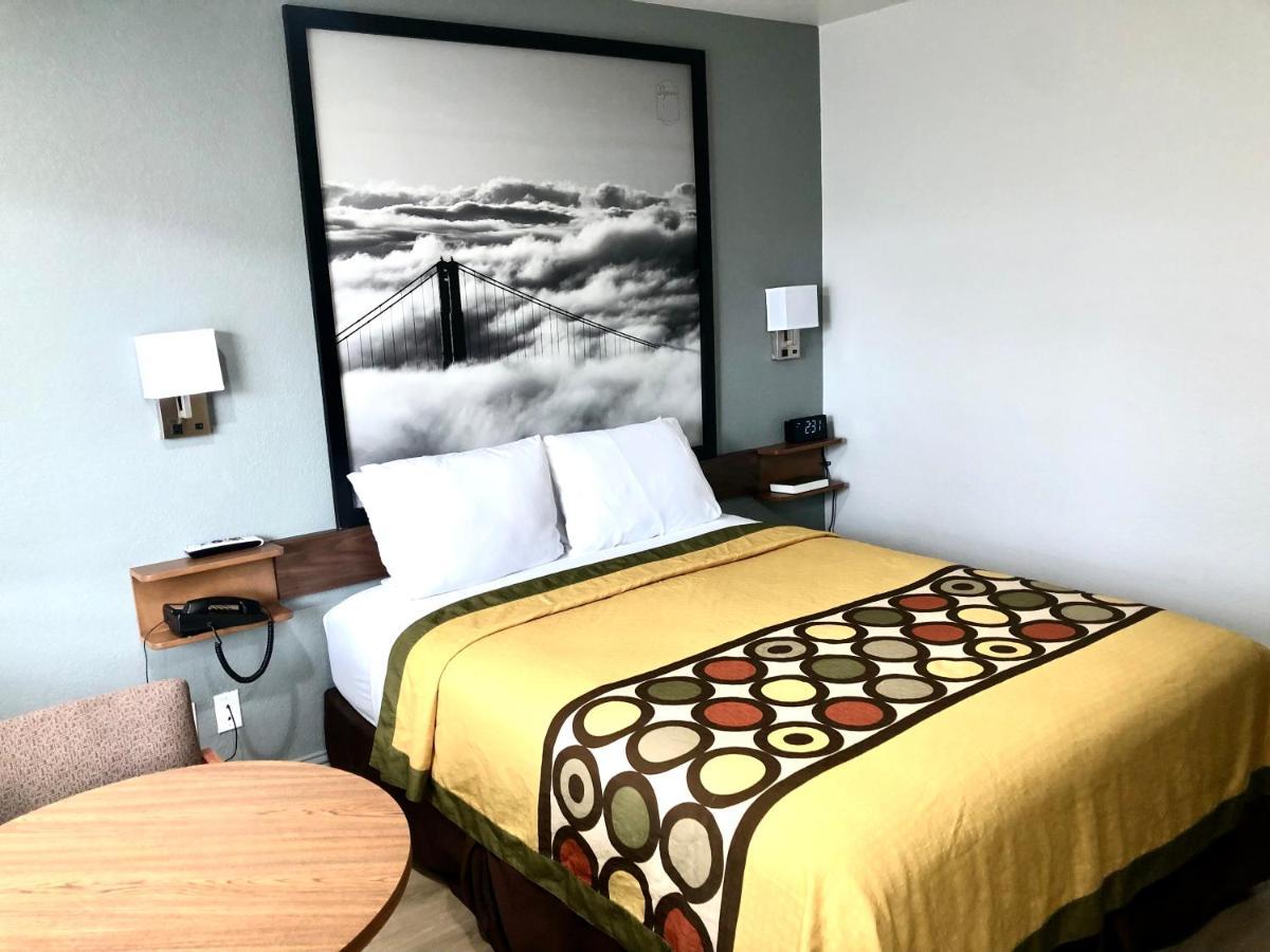 Super 8 By Wyndham Fort Bragg Esterno foto