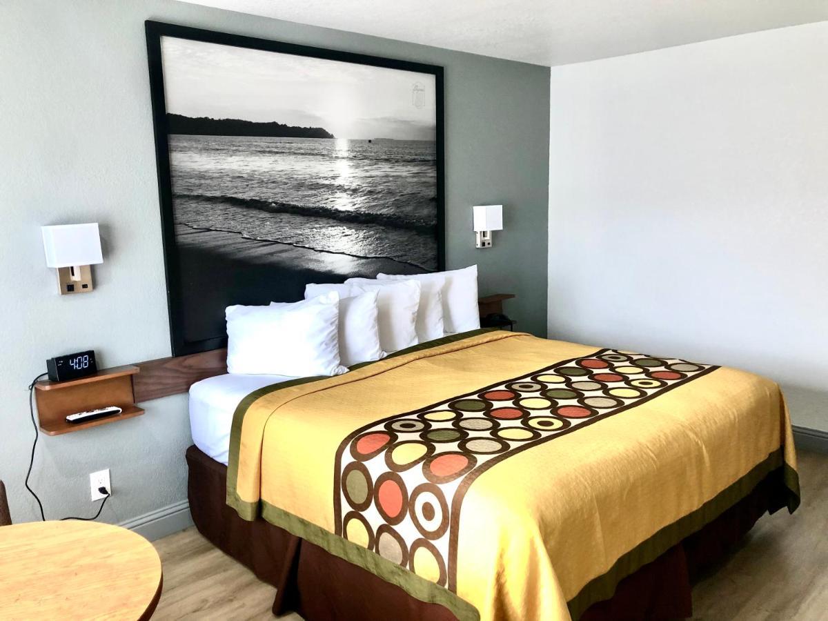 Super 8 By Wyndham Fort Bragg Esterno foto