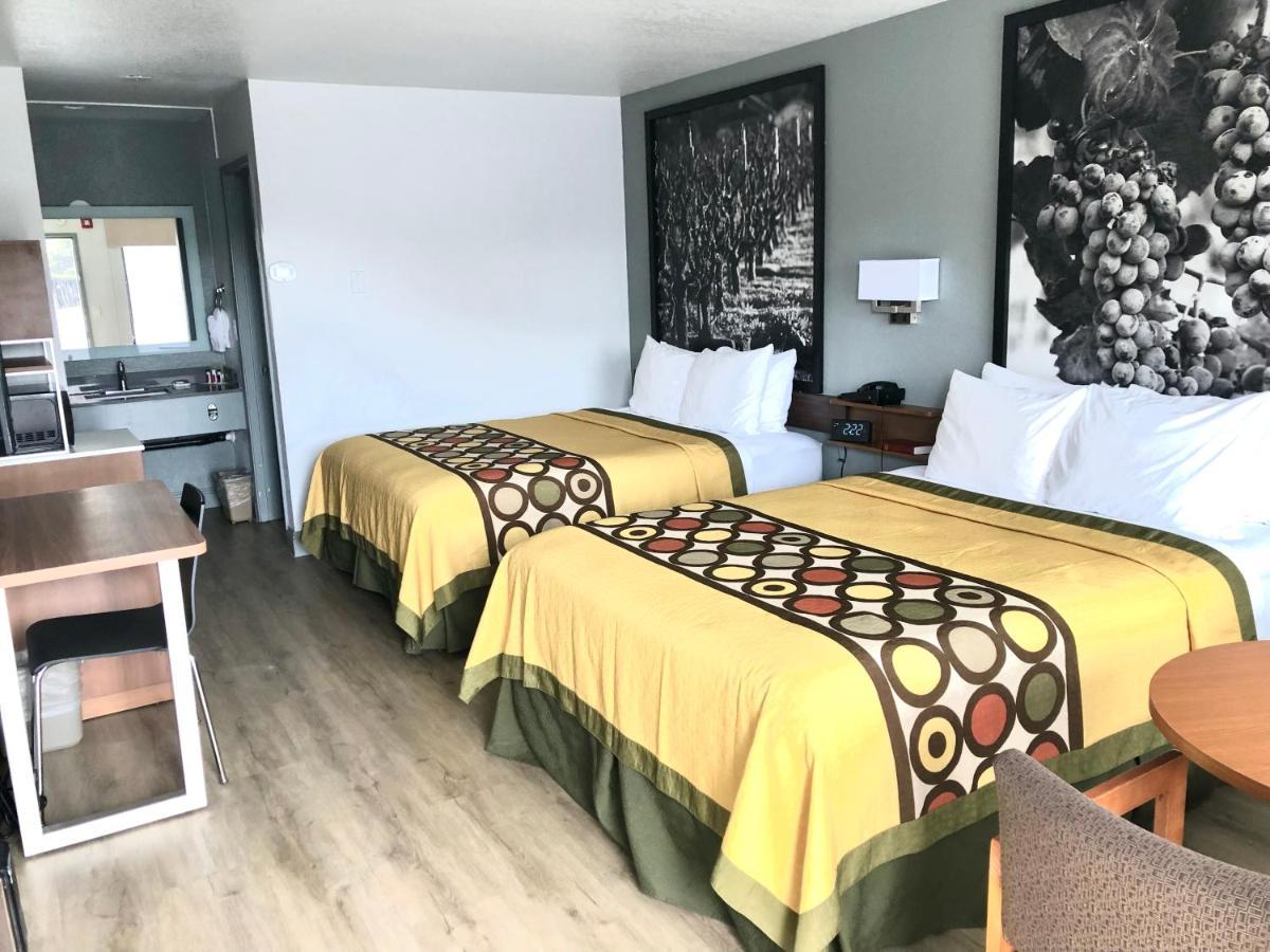 Super 8 By Wyndham Fort Bragg Esterno foto