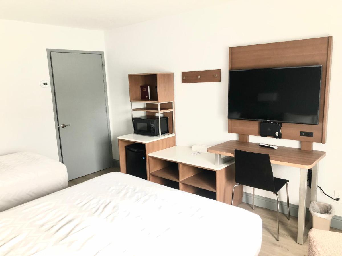 Super 8 By Wyndham Fort Bragg Esterno foto
