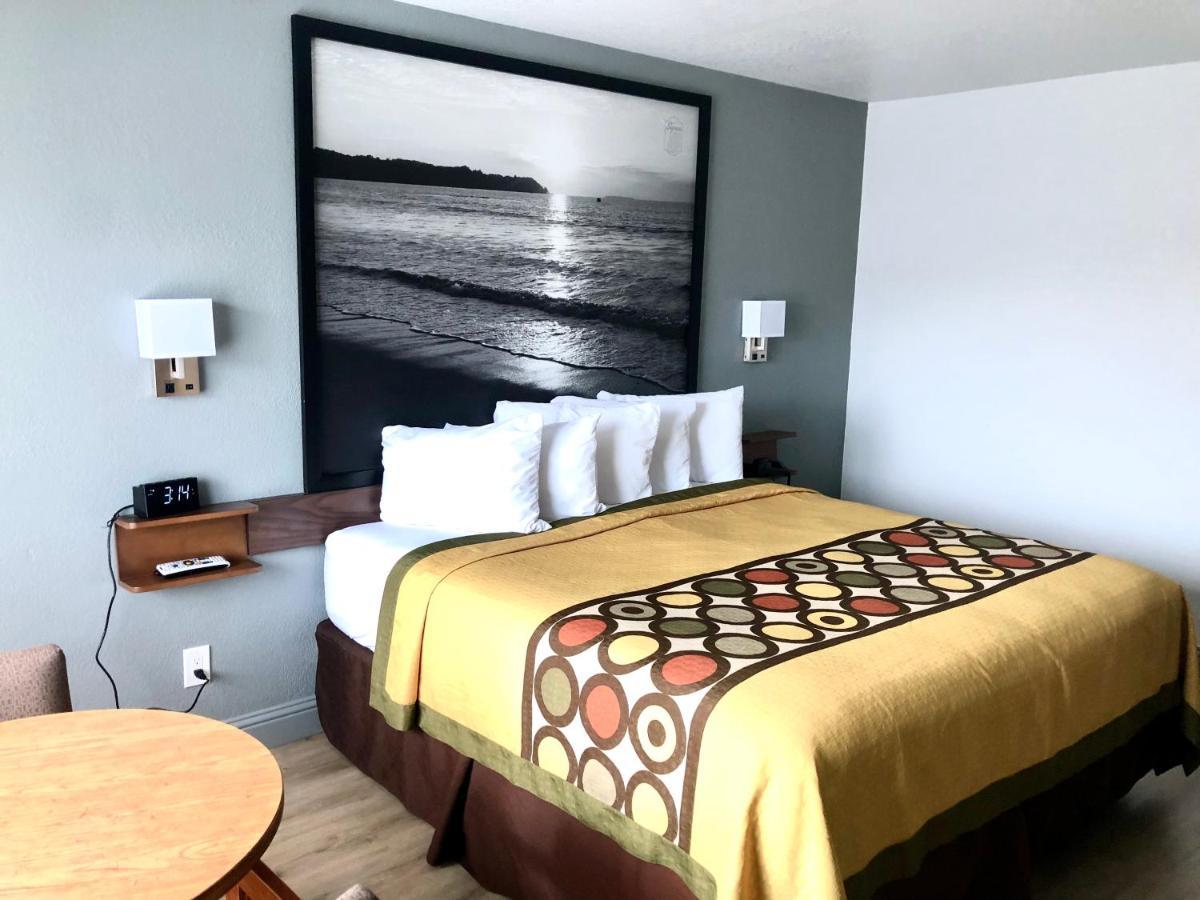 Super 8 By Wyndham Fort Bragg Esterno foto