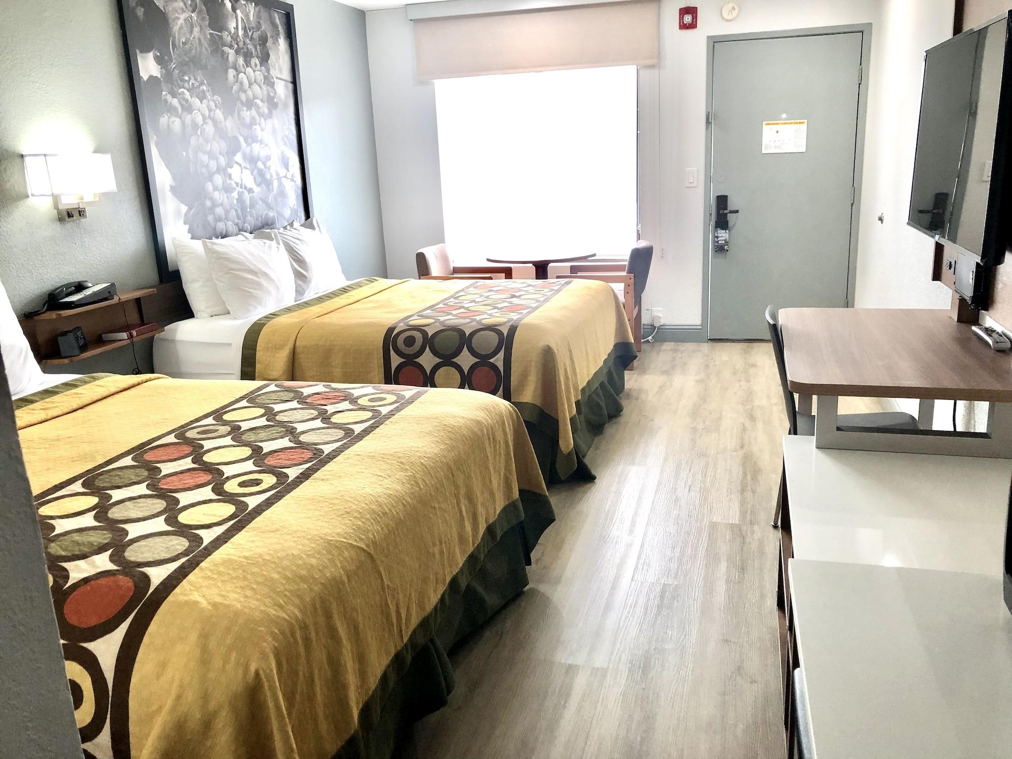 Super 8 By Wyndham Fort Bragg Esterno foto