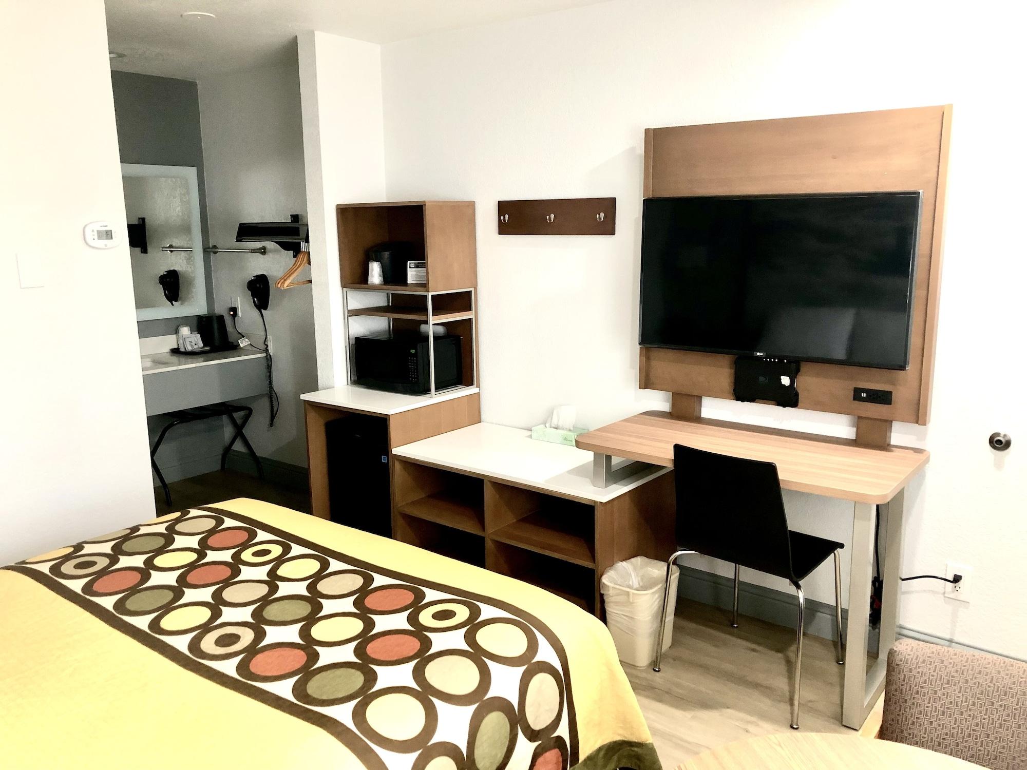 Super 8 By Wyndham Fort Bragg Esterno foto