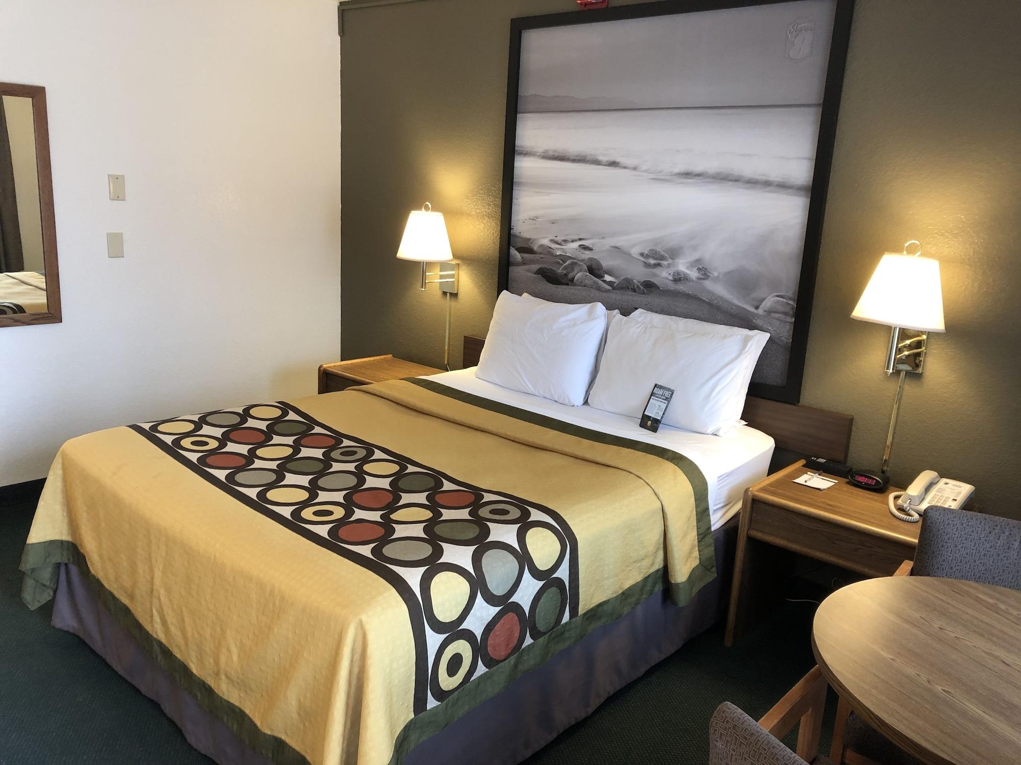 Super 8 By Wyndham Fort Bragg Esterno foto