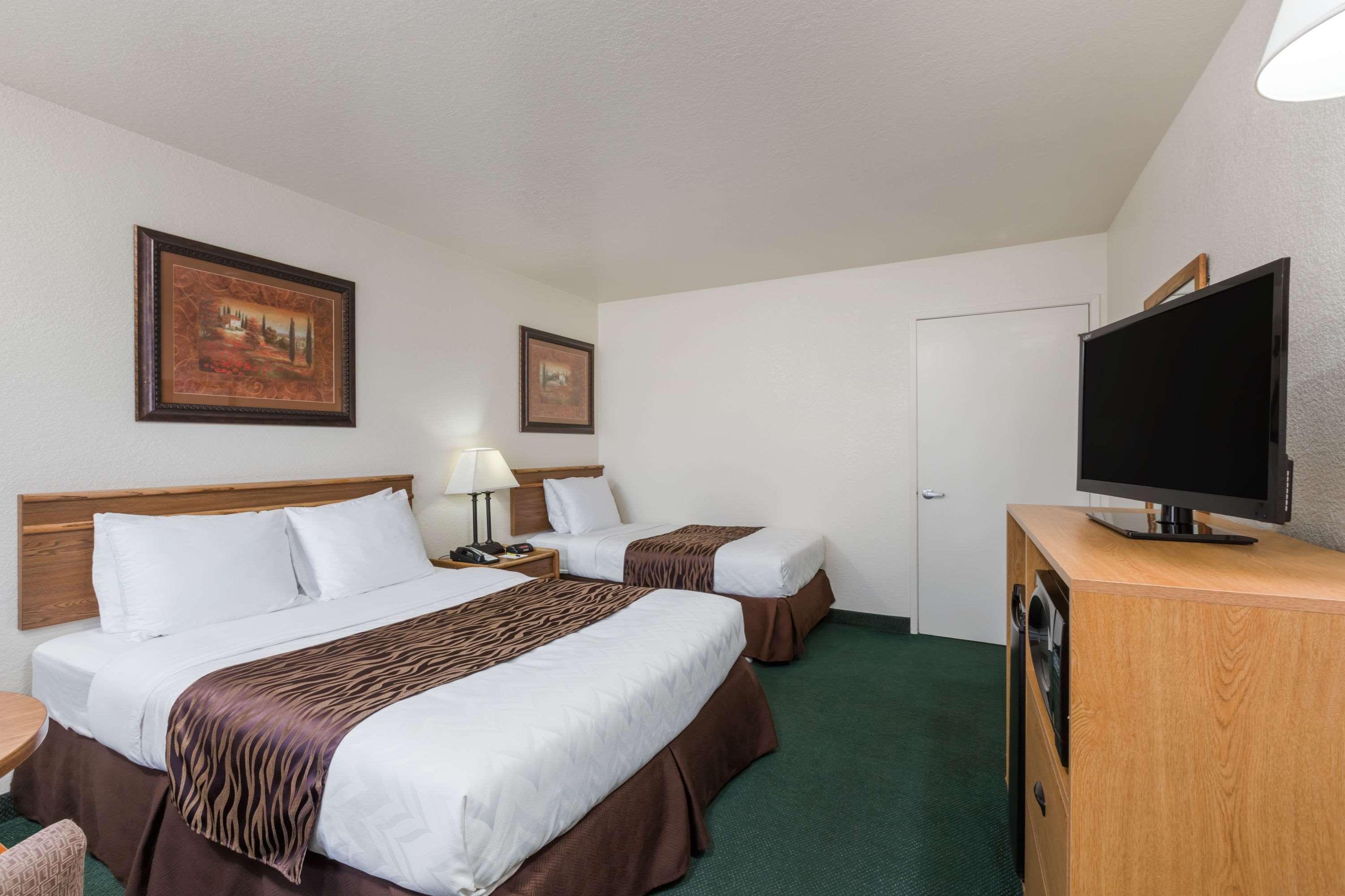 Super 8 By Wyndham Fort Bragg Esterno foto