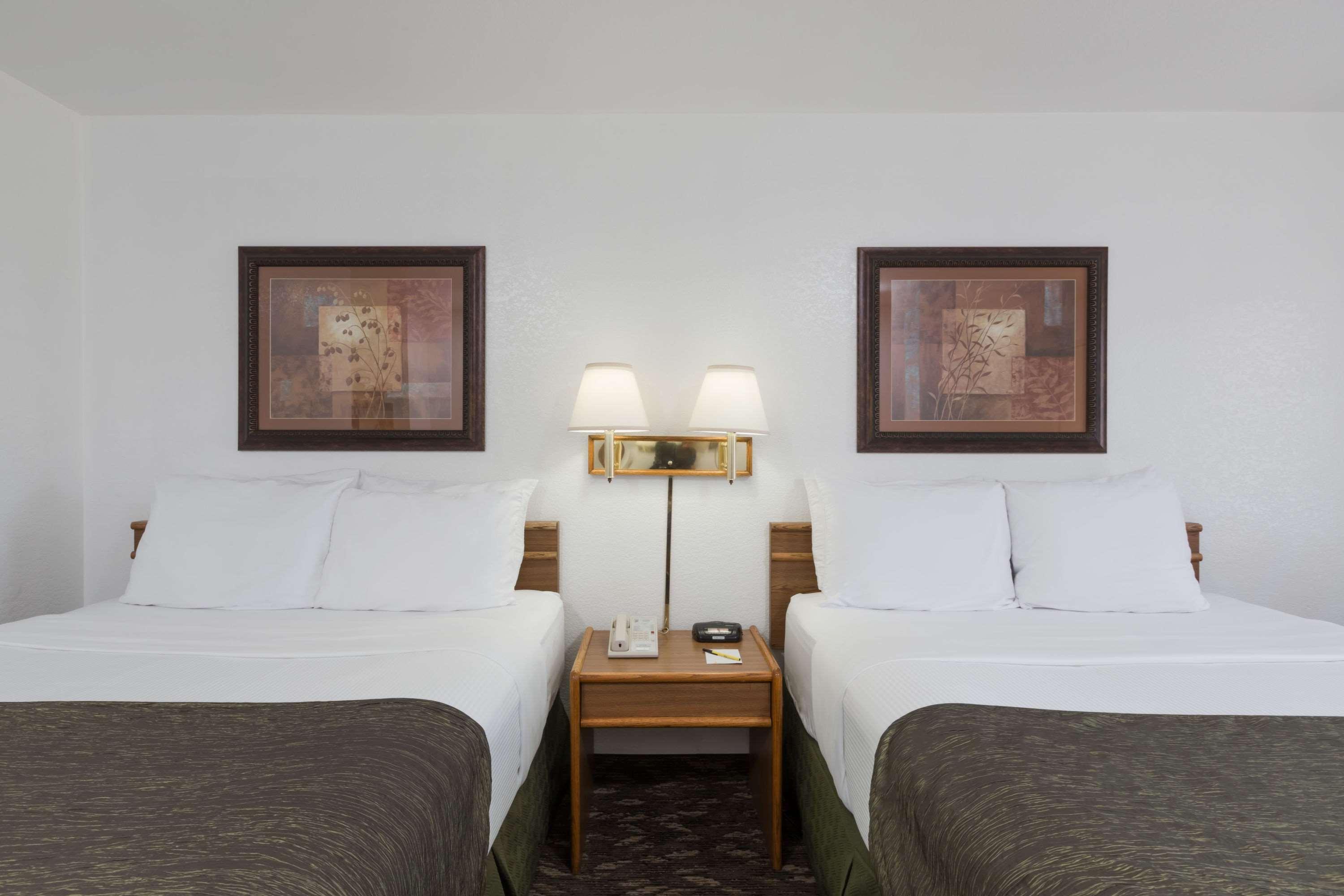 Super 8 By Wyndham Fort Bragg Esterno foto