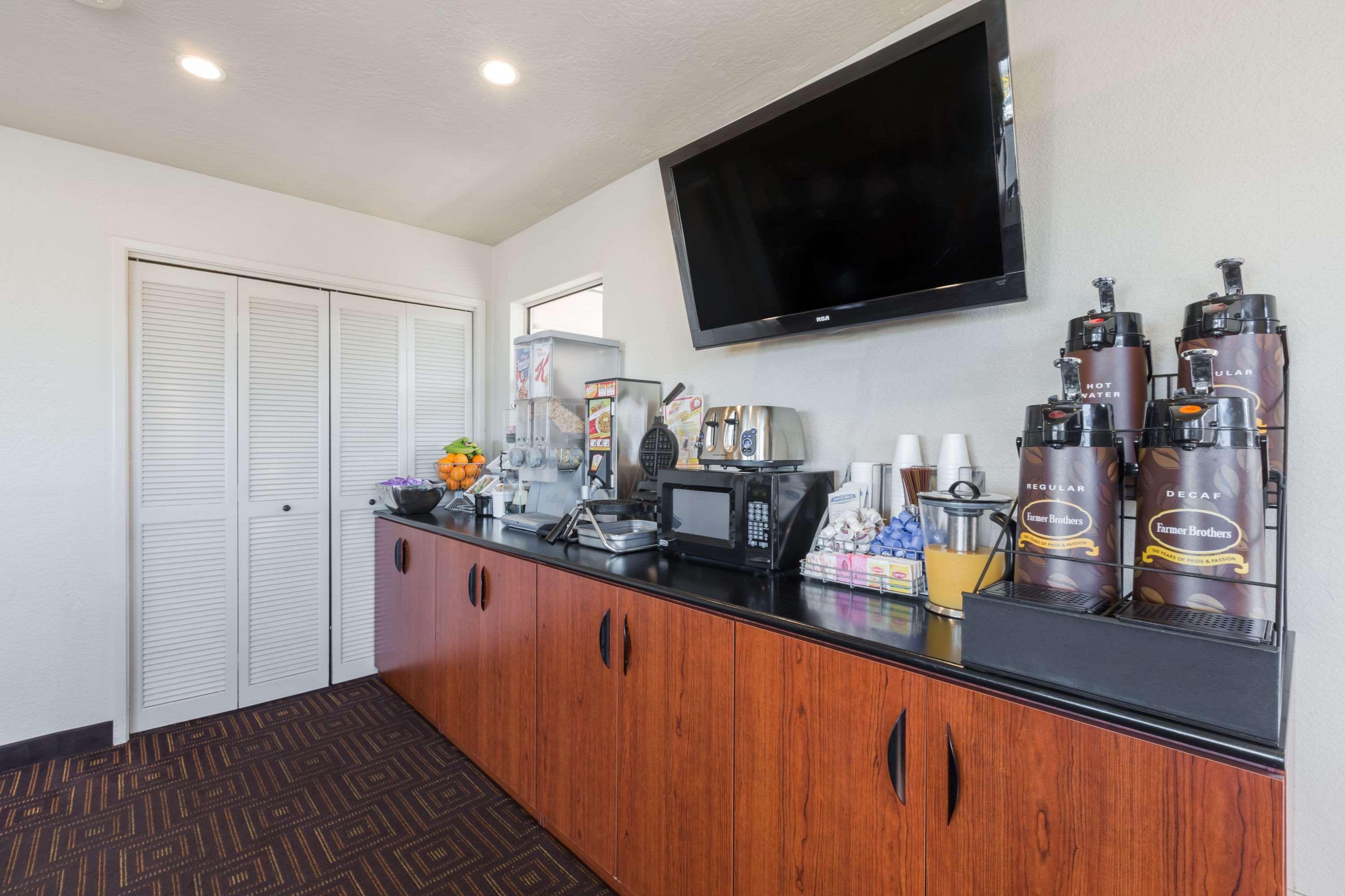 Super 8 By Wyndham Fort Bragg Esterno foto