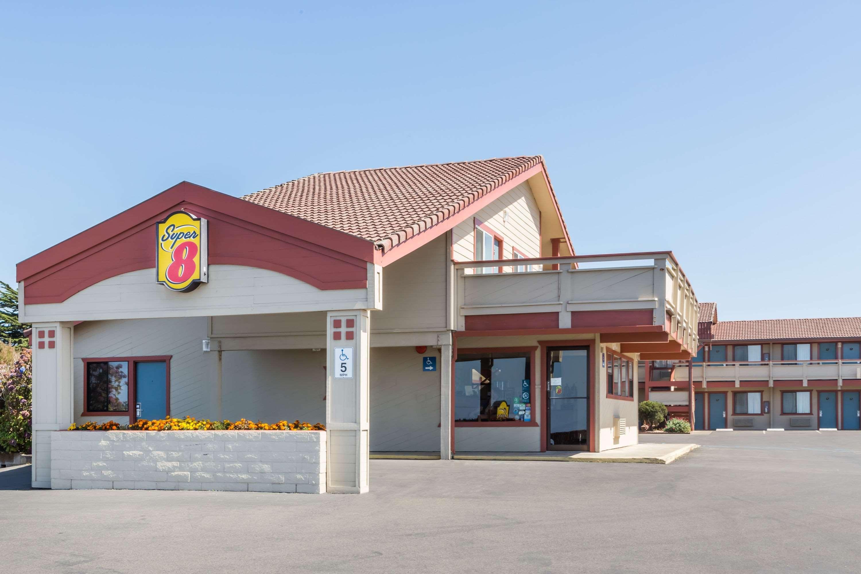 Super 8 By Wyndham Fort Bragg Esterno foto