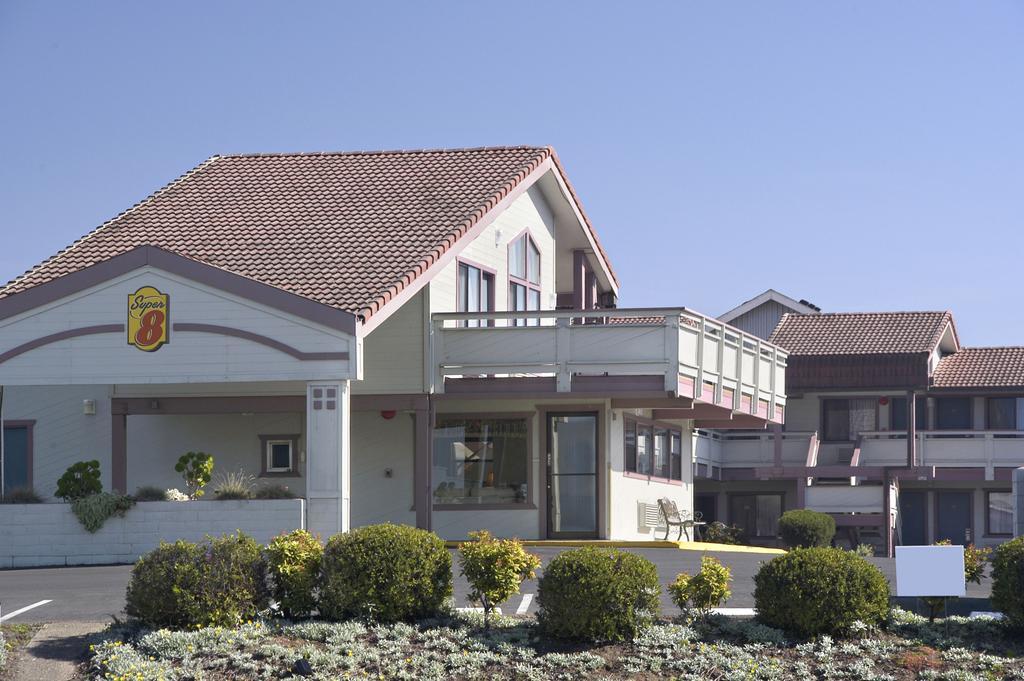 Super 8 By Wyndham Fort Bragg Esterno foto