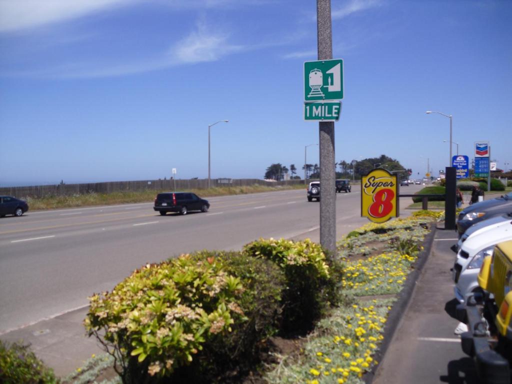 Super 8 By Wyndham Fort Bragg Esterno foto